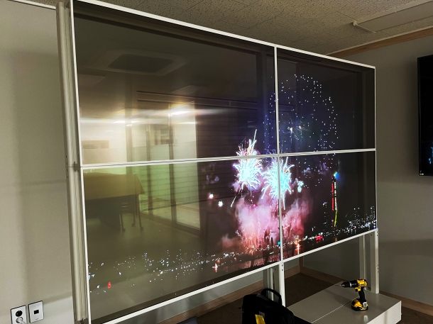 [Rental][Touch Transparent OLED - Multiple screens(video wall type)]