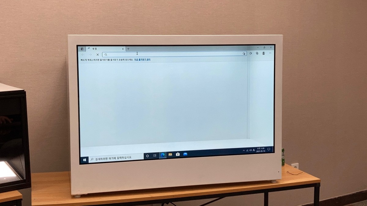 [2021.06] 원광대학교 서예관에 42인치 투명 LCD 쇼케이스 납품