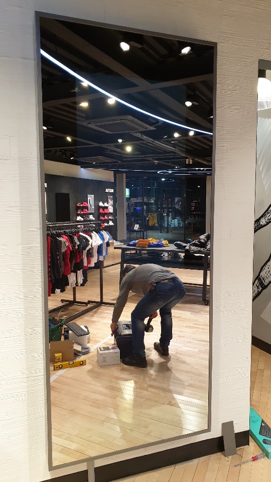 [2019.04] Installed a 46-inch Magic Mirror at Nike Gunrodeo Store
