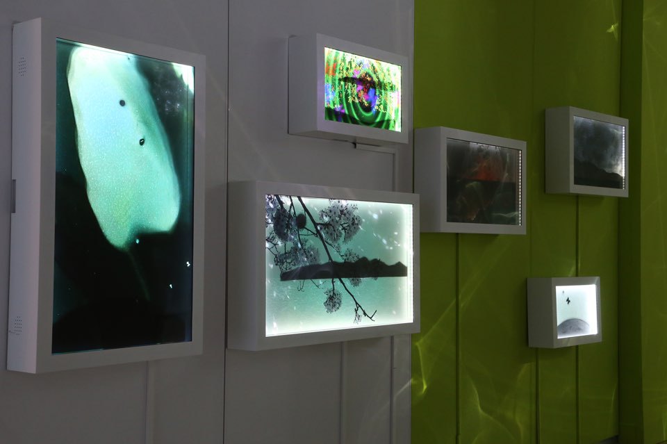 [2019.04] Painting using transparent LCD - Artist Han Ho, Cheonan Arts Center