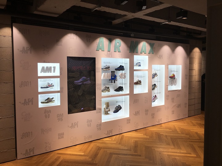 [2019.04] Hongdae Nike store 55-inch T-OLED showcase production and installation