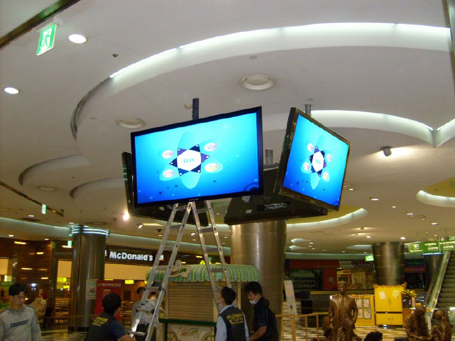[2019.04] Installation of LG 60' PDP for advertising at CINUS Central City entra...