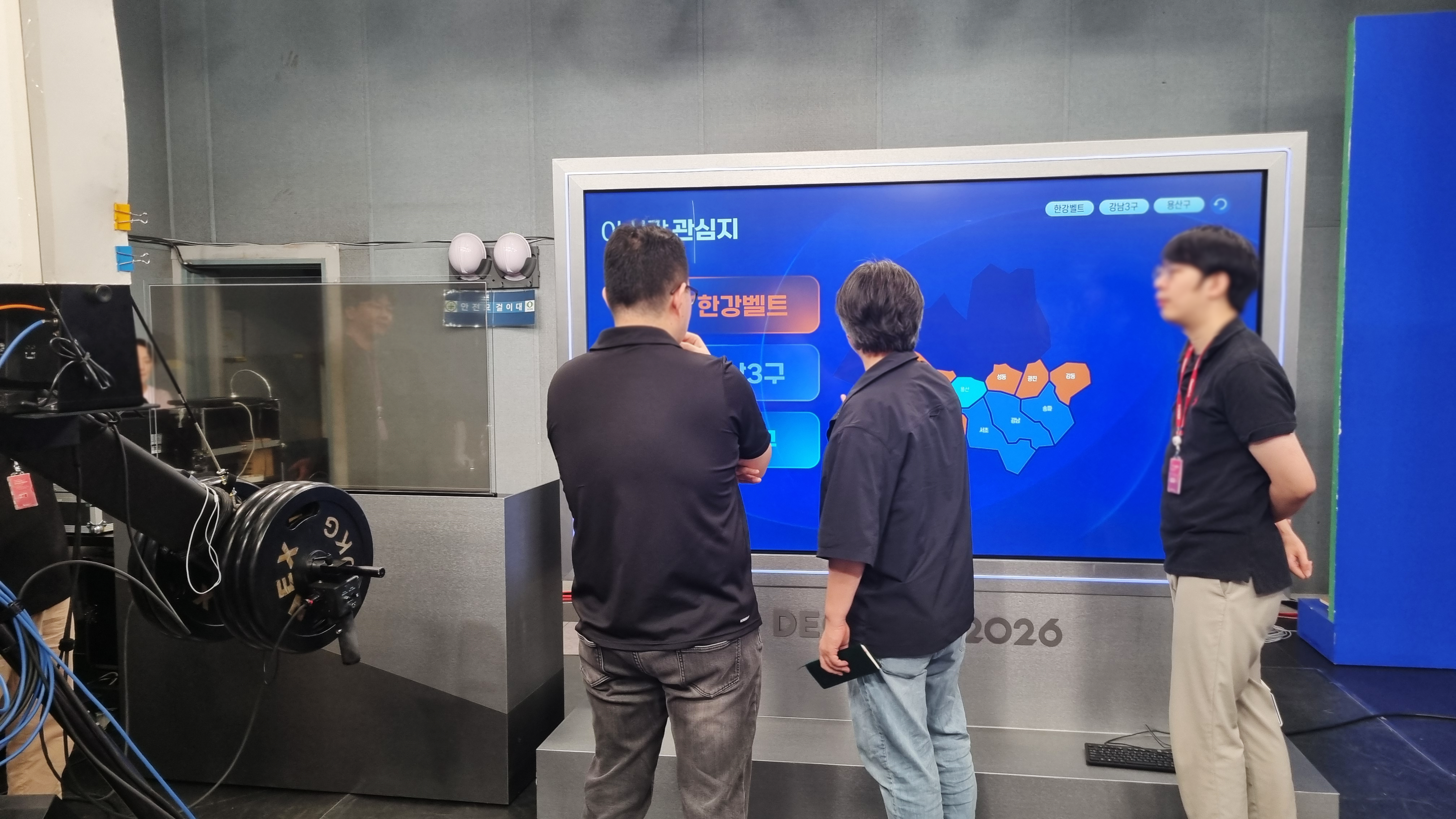 [2026.05] 98인치 터치모니터 및 55인치 투명OLED 대여 - TV조선(2026 지방선거 개표...